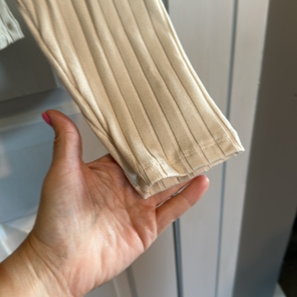 NWT Old Navy Cream Long Sleeve size XL - Picture 3 of 4